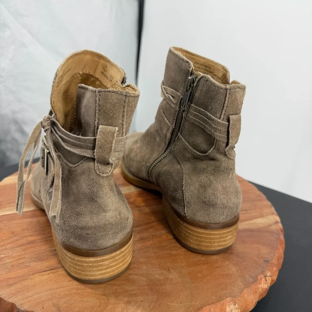 Born‎ Osha Ankle Boots taupe suede Leather Buckle Low Boot tassel sz 7.5